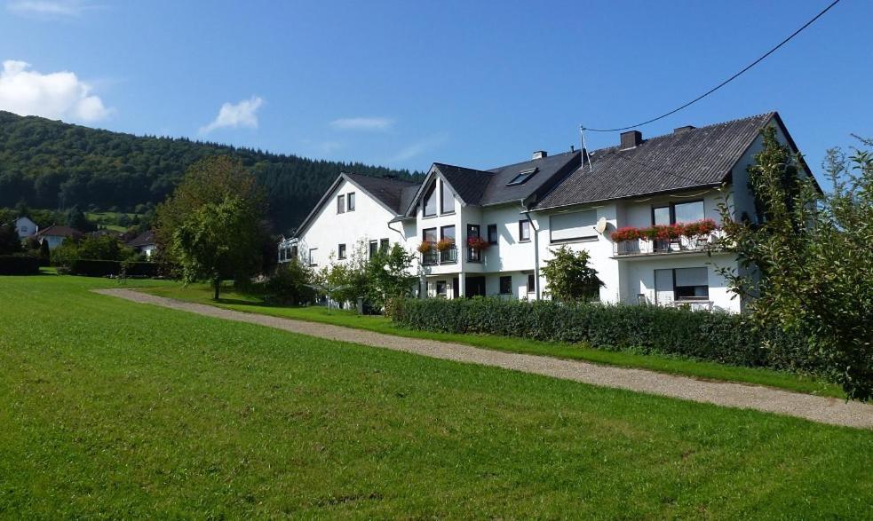 Weingut Harald Ludwig Lägenhet Osann-Monzel Exteriör bild