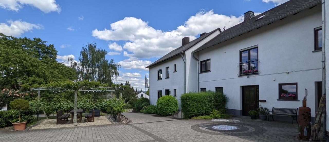 Weingut Harald Ludwig Lägenhet Osann-Monzel Exteriör bild