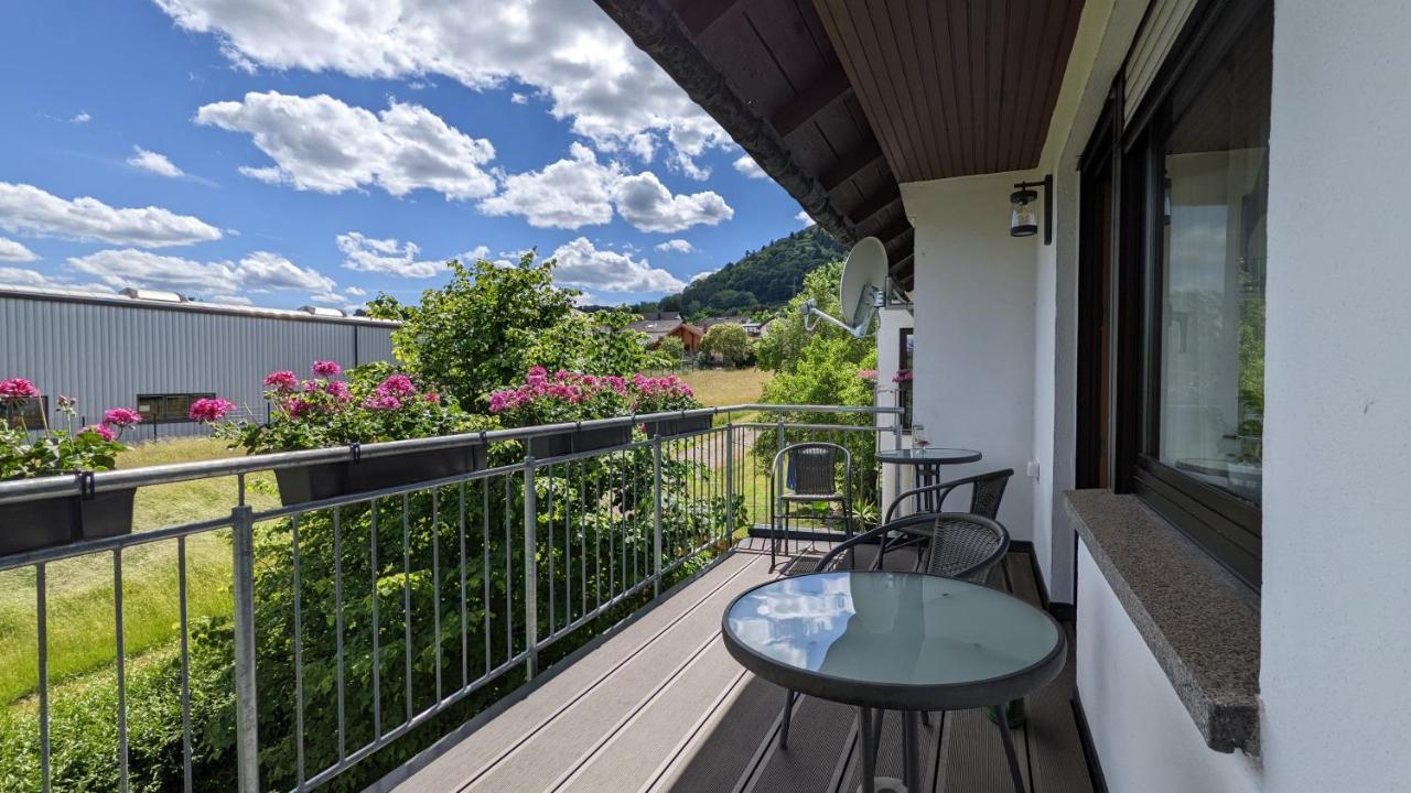 Weingut Harald Ludwig Lägenhet Osann-Monzel Exteriör bild